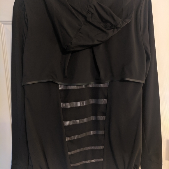 Running Jacket - Picture 2 of 6